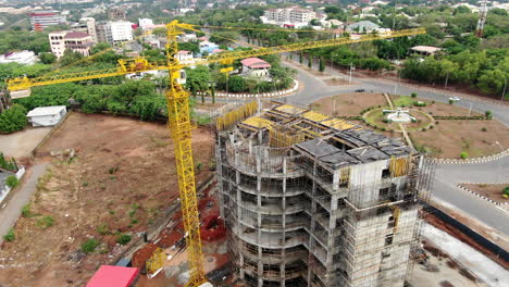 Un-Moderno-Sitio-De-Construcción-De-Gran-Altura-En-Nigeria-En-África-Occidental---Vista-Aérea