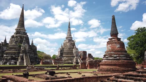 Shot:-Wat-Phra-Si-Sanphet-temple-at-the-Old-The-Historic-City-of-Ayutthaya-Thailand