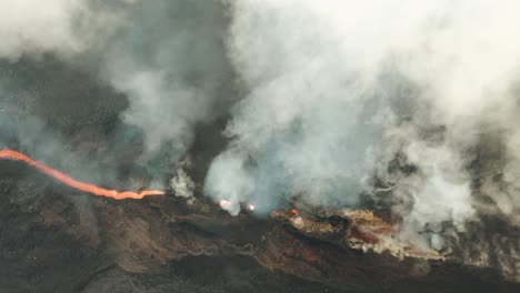 Drohnen-Luftaufnahme,-Lavaströme-Und-Vulkanausbruch-Vom-Pacaya-Vulkan,-Guatemala
