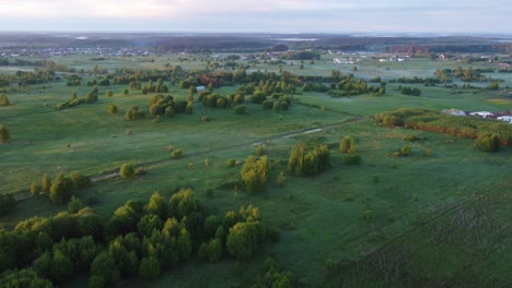 Aerial-Vorbeiflug-Am-Hinterland-Von-Vilnius,-Litauen
