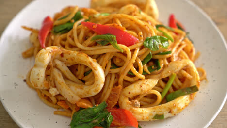 stir-fried-spaghetti-with-salted-egg-and-squid---fusion-food-style