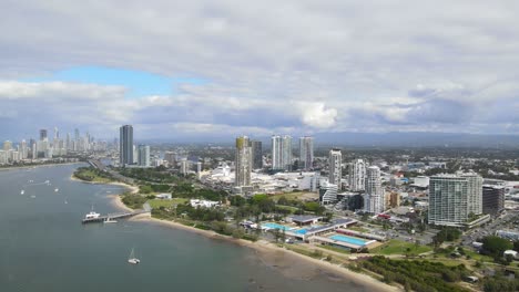 Highrise-Buildings-At-The-Waterfront-In-Southport,-Gold-Coast-City-In-Queensland,-Australia
