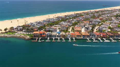 Aerial-view-of-waterfront-housing-in-Newport-Beach,-California