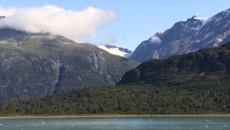 Erstaunliche-Landschaft-Von-Alaska-Im-Sommer