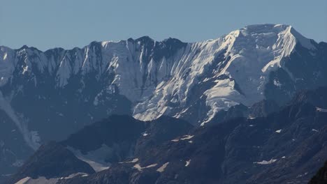 Schneebedeckte-Berge-Von-Alaska-Im-Sommer