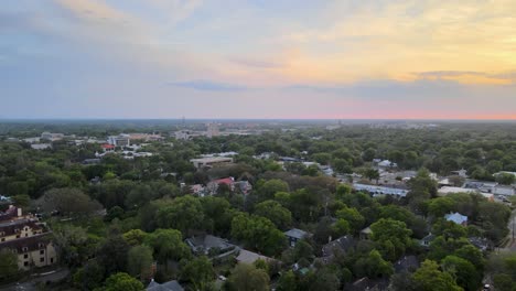 Gainesville-Florida-Downtown-Und-University-Of-Florida-Wide-Bei-Sonnenuntergang