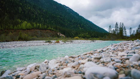 4K-UHD-seamless-cinemagraph-video-loop-of-a-mountain-river-with-fresh-blue-water-in-the-Austrian-Bavarian-alps-close-to-the-German-border-in-spring-time