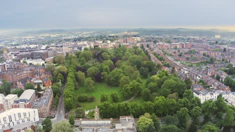 Aerial-shot-flying-over-a-residential-community-park-in-Nottingham-city,-England