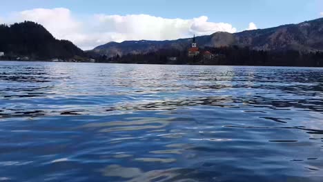 Lago-Bled-Eslovenia-Con-Isla-En-El-Fondo