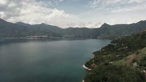 Atitlan-Lake-and-mountainous-landscape,-Guatemala
