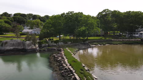 Aerial-footage-of-luxury-waterfront-properties-in-New-England