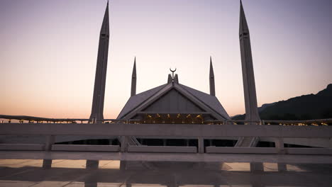 Ansicht-Von-Faisal-Masjid-Bei-Sonnenuntergang-In-Islamabad,-Pakistan---Breite-Aufnahme