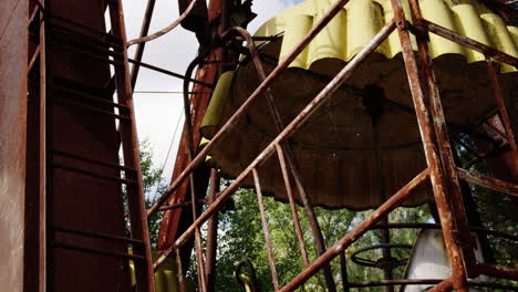 Yellow-basket-of-Ferris-wheel-in-Pripyat-in-zoom-in-close-up-view