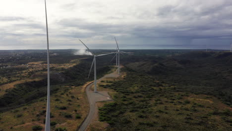 Rückwärtige-Luftaufnahme-Des-Windparks-Matafongo