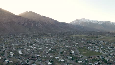 Panoramablick-Aus-Der-Luft-Auf-Die-Stadt-Ogden-In-Der-Grafschaft-Weber,-Utah