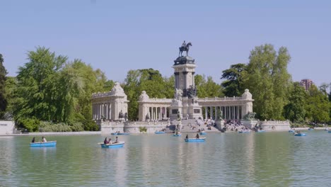 Boating-Lake---Retiro-Park-in-Madrid