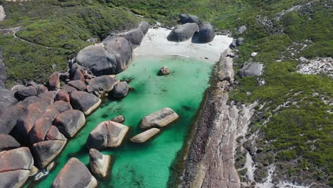 Luftaufnahme-Der-Himmlischen-Lagune,-Des-Grünen-Pools,-Der-Elefantenfelsen,-Dänemark,-Australien