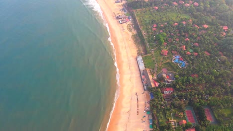 Goa-Sinquerim-Playa-Drone-Vista-De-Pájaro-Cámara-Lenta