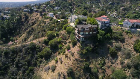 4K-Aerial-footage-of-the-Hollywood-Hills,-in-Los-Angeles,-California,-USA