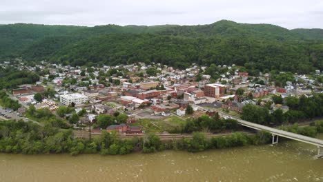 Aerial-parallax-of-small-town---Hinton-WV