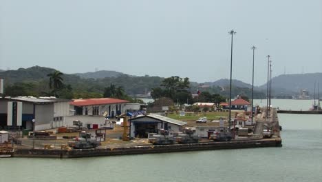 Locomotives-by-the-Pedro-Miguel-Locks,-Panama-Canal