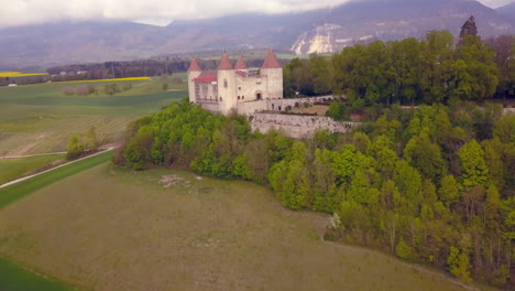 Champvent-Castle,-Canton-of-Vaud-in-Switzerland