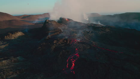 Luftaufnahme-Des-Ausbruchs-Des-Vulkans-In-Geldingardalir-Island