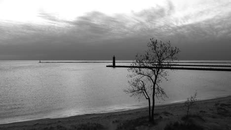 Black-and-white-shot-of-the-Coast-Guard-Lighthouse-in-Muskegon