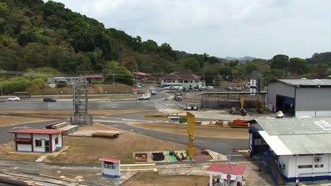 Gebäude-Für-Technische-Unterstützung-Rund-Um-Die-Pedro-Miguel-Schleusen-Am-Panamakanal