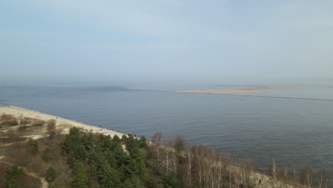 Menschen-Am-Sandstrand-Im-Naturschutzgebiet-Mewia-Lacha-Auf-Der-Insel-Sobieszewo,-Danziger-Bucht,-Ostsee,-Polen