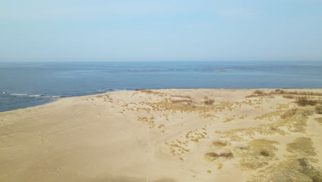 Sandstrand-Auf-Der-Insel-Sobieszewo-über-Der-Danziger-Bucht-In-Der-Ostsee,-Polen