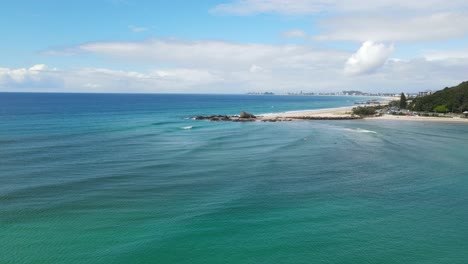 Sandy-Seashore-Of-Beach-At-Palm-Beach-In-Gold-Coast-City,-Australia