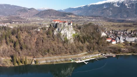 Burg-Und-See-Von-Bled,-Slowenien