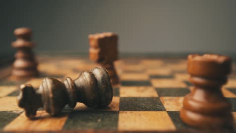 Fallender-König-Schachmatt-Schachspiel