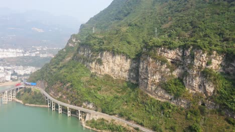 Landscape-along-the-Yangtze-River-in-China