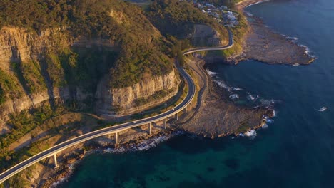 Puente-Del-Acantilado-Del-Mar-En-La-Escarpa-De-Illawarra-En-La-Región-Norte-De-Illawarra-De-Nueva-Gales-Del-Sur,-Australia