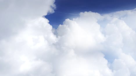 Sichtweise-Ziehen-Dicke-Weiße-Wolken-über-Den-Blauen-Himmel