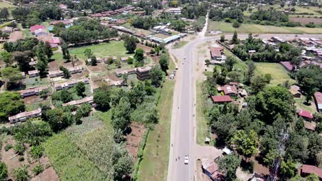 City-Scape-Drone-View-Africa-März-2021-Straßenkreuzung-Auf-Dem-Kleinen-Dorfmarkt-Von-Loitokitok-Kenia