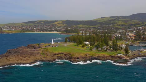 Aerial-View-Of-Kiama-Lighthouse-In-Blowhole-Point-Road,-New-South-Wales,-Australia