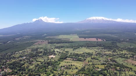 Drohnenansicht-Des-Kilimandscharo-In-Afrika,-Kenia