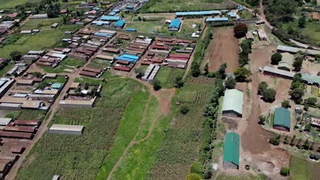 Stadtbild---Drohnenansicht---Siedlung-Eines-Kleinen-Dorfes-In-Afrika