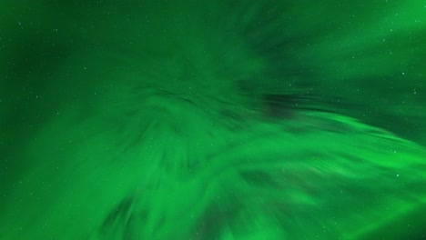 Massive-Aurora-Borealis-Corona-Gerade-Oben-In-Island---Zeitraffervideo