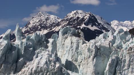 Primer-Plano-Del-Hielo-Azul-Del-Glaciar-Margerie,-Picos-Irregulares-De-Hielo