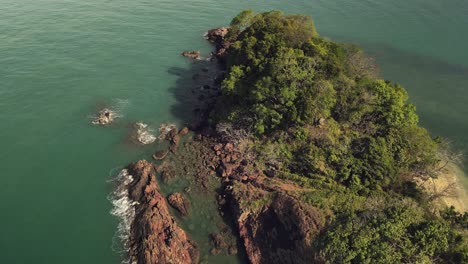 Luftbahnaufnahme,-Vogelperspektive-Der-Tropischen-Unbewohnten-Kleinen-Insel-Im-Golf-Von-Thailand
