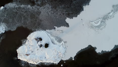 Eisschmelze-In-Der-Frühlingslandschaft-Drohnenvideo