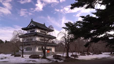 Amplia-Vista-Abierta-Del-Famoso-Castillo-De-Hirosaki-En-El-Norte-De-Japón-Durante-El-Invierno