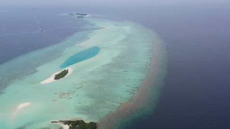 Vista-De-Dron-De-La-Isla-De-Maldivas