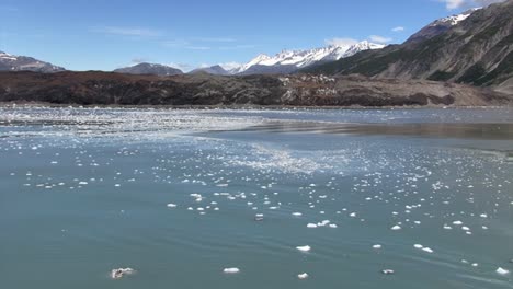 Glacier-and-icy-waters-of-the-Tarr-Inlet-in-Glacier-Bay,-Alaska