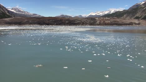 Increíble-Paisaje-De-Alaska,-Bahía-Glaciar-En-Un-Día-Soleado