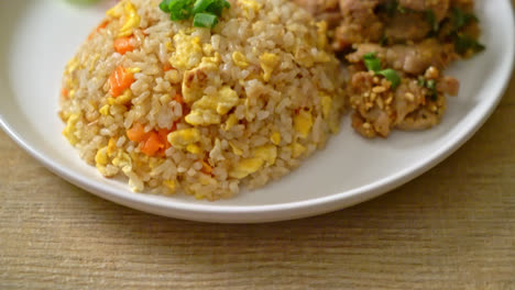 Gebratener-Reis-Mit-Gegrilltem-Schweinefleisch